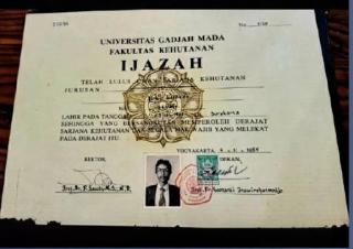 Sengketa Ijazah Jokowi di KIP: Penolakan yang Dinilai Politik